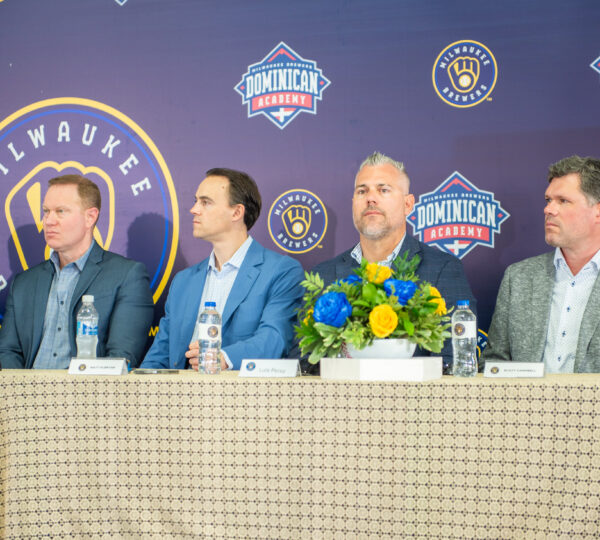 pelota, beisbol, baseball, brewers, MLB, mayor leage, rookies, novato, firma, sign