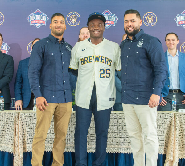 pelota, beisbol, baseball, brewers, MLB, mayor leage, rookies, novato, firma, sign